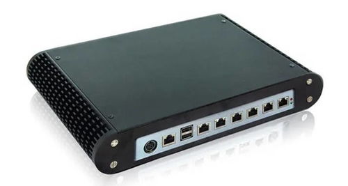 数据安全为先，华北工控硬件为智能汽车发展保驾护航